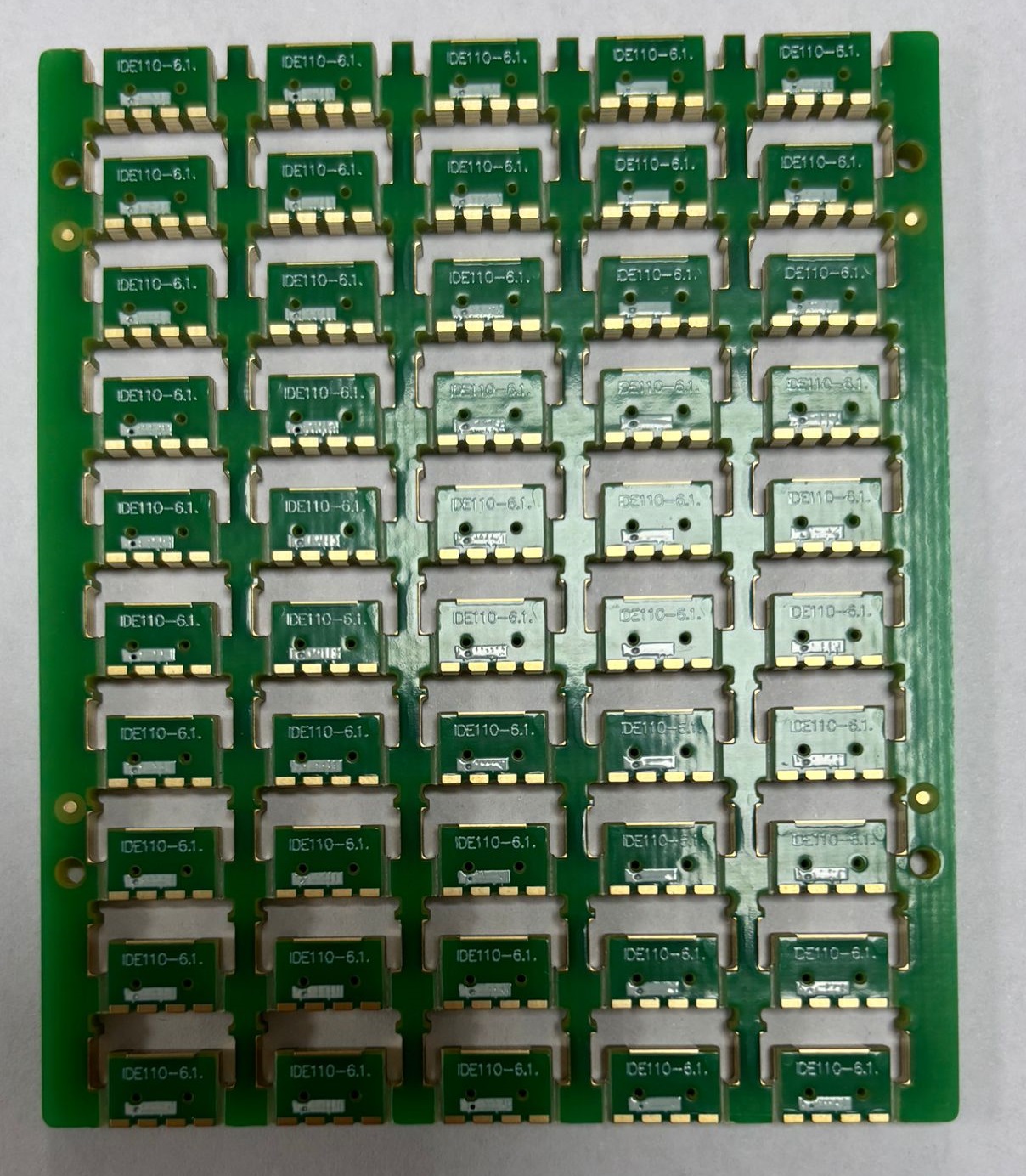 RF Antenna Board Wi-Fi and Bluetooth signals for 5G applications